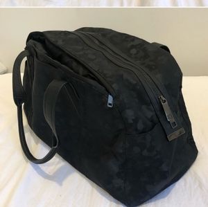 Lulemon Out of Range Duffel bag